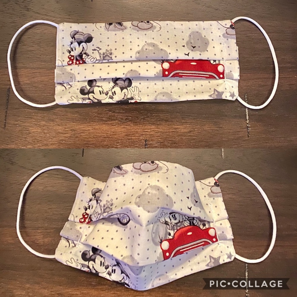 Disney Mickey & Minnie face mask